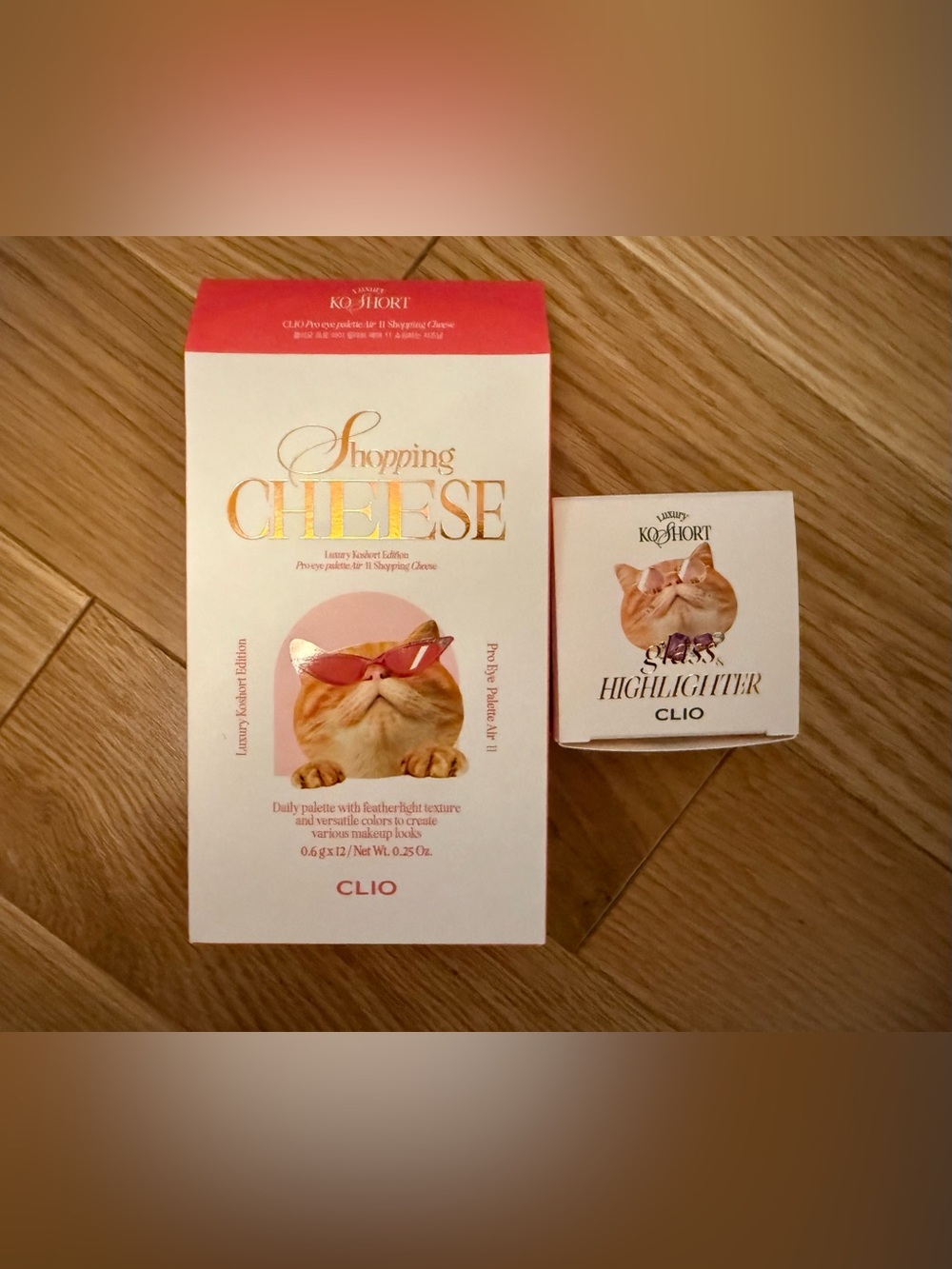Luxury Koshort Clio Makeup Set-Eyeshadow Palette & Highlighter